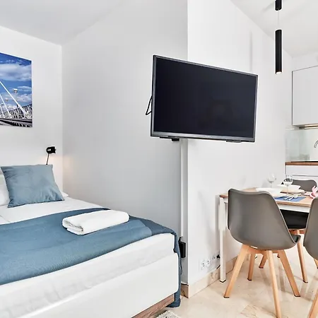 Pulaskiego By Renters Apartment *